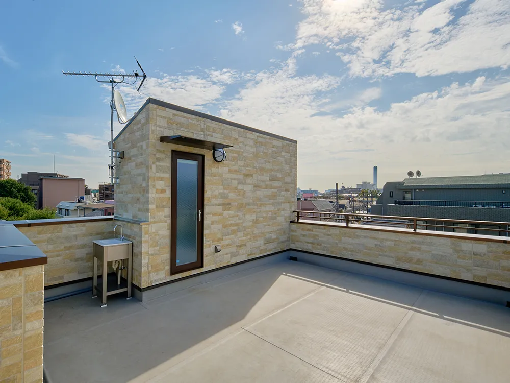 東京都大田区　Casa ITSUMI   木造耐火　共同住宅３階建1-2